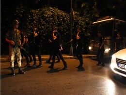 तुर्की के राष्ट्रपति ने कहा- तख्तापलट की कोशिश नाकाम, 3000 हिरासत में : 10 अपडेट तुर्की के राष्ट्रपति ने कहा- तख्तापलट की कोशिश नाकाम, 3000 हिरासत में : 10 अपडेट