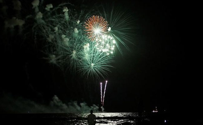 आयातित पटाखे रखना या बेचना गैर कानूनी : सरकार