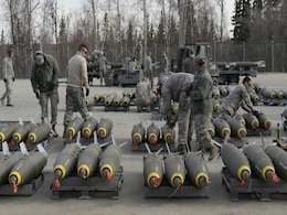 भारत बना दुनिया में सबसे ज्यादा हथियार खरीदने वाला देश, चीन 5 बड़े सप्लायर्स देशों में हुआ शामिल भारत बना दुनिया में सबसे ज्यादा हथियार खरीदने वाला देश, चीन 5 बड़े सप्लायर्स देशों में हुआ शामिल