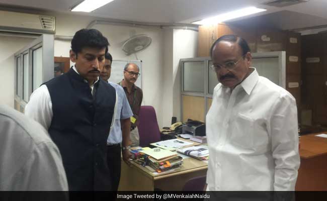 Venkaiah Naidu Pays Surprise Visit To Broadcasting Ministry, Pulls Up Latercomers