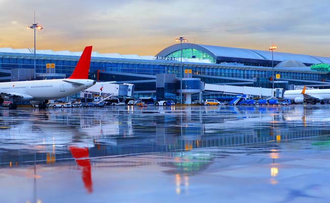 Shanghai Airlines Plane Slides Off Icy Taxiway In China Before Take Off