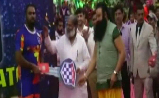 अगर धर्म पति है, राजनीति पत्नी, तो 'वो' कौन है...