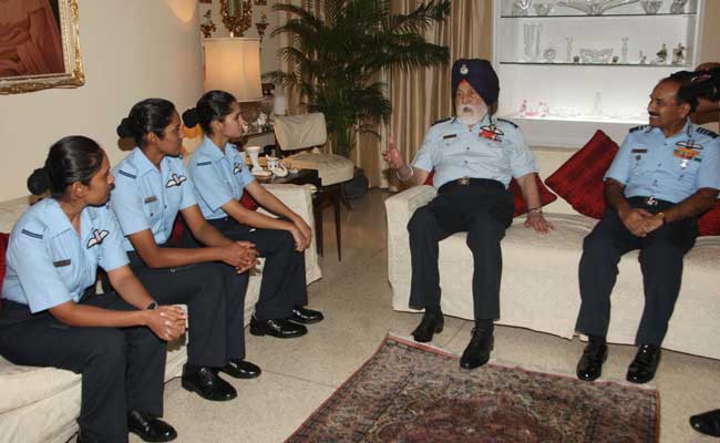 Air Force Marshal Arjan Singh Felicitates Newly-Commissioned Women Pilots