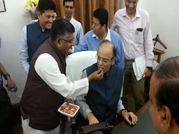 हैप्पी बर्थडे जीएसटी, सभी पार्टियों ने बढ़ाया सबसे बड़े टैक्स सुधार की ओर कदम : 10 खास बातें... हैप्पी बर्थडे जीएसटी, सभी पार्टियों ने बढ़ाया सबसे बड़े टैक्स सुधार की ओर कदम : 10 खास बातें...