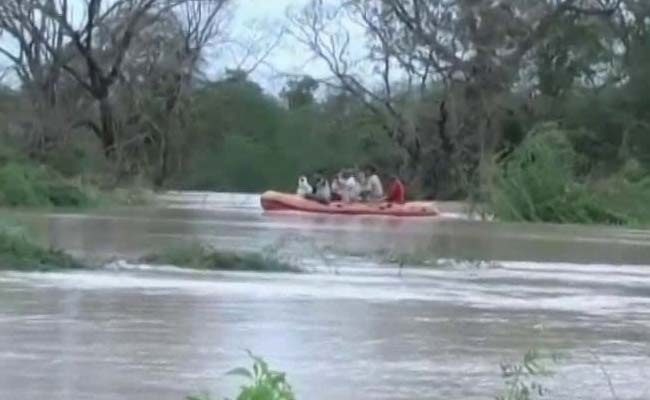 In Flooded Bundelkhand, Babies Are Being Born On Boats