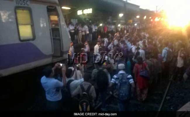 Thane: Fed Up Of Daily Delays, People Stage Rail Roko At Badlapur Station