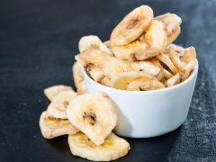 Weight Loss: Are Banana Chips A Healthy Snacking Option? Nutritionist Tells
