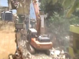 बेंगलुरु : बड़े बिल्डरों, मॉल्स के खिलाफ भी डेमोलिशन ड्राइव चलाने की मांग पर याचिका दायर बेंगलुरु : बड़े बिल्डरों, मॉल्स के खिलाफ भी डेमोलिशन ड्राइव चलाने की मांग पर याचिका दायर