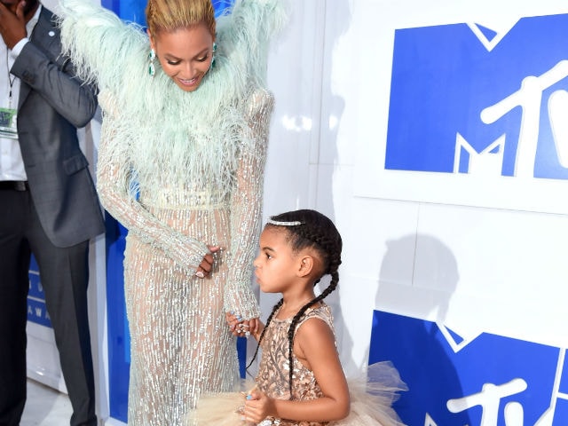 Blue Ivy, 4, Makes Brief Red Carpet Debut With Mom Beyonce at MTV VMAs