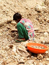झारखंड : कोडरमा में अवैध अभ्रक खदान धंसने से 4 मजदूरों की मौत, 2 घायल