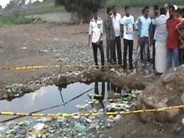 दिल्ली के सीलमपुर में पानी से भरे गड्ढे में तैरती मिली आठ साल के बच्चे की लाश दिल्ली के सीलमपुर में पानी से भरे गड्ढे में तैरती मिली आठ साल के बच्चे की लाश