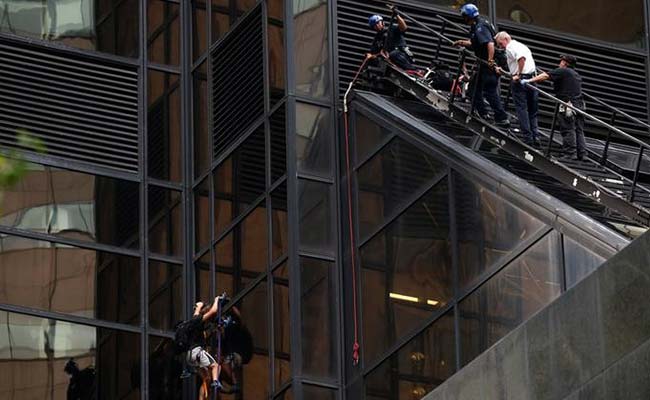 Man Scales Part Of Trump Tower In New York City Using Suction Cups