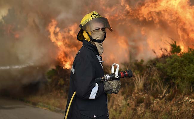 Southern California Orders 82,000 People To Evacuate Over Wildfire