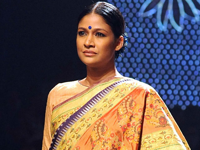 Carol Gracias Returns to Ramp Six Weeks After Baby's Birth