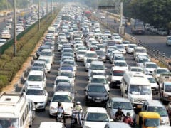 24 Lakh People Make Over 10 Lakhs A Year But 25 Lakh Cars Bought: Report