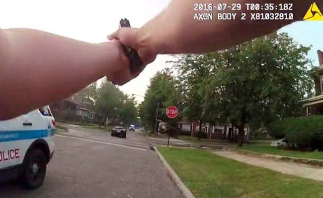 Chicago Police Release Video Of Fatal Teen Shooting With Gaps