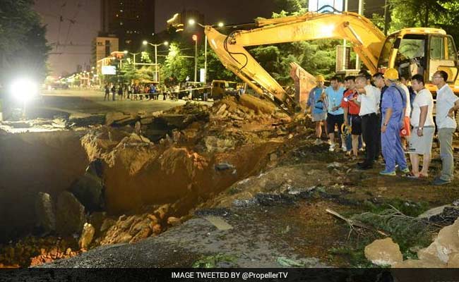Giant China Sinkhole Swallows Passers-By: Report