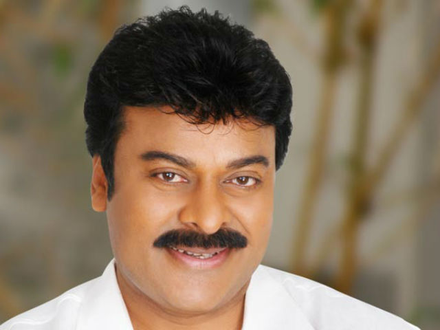 Chiranjeevi Turns 61, Gets Special Gift From His <i>Khaidi No 150</i> Team