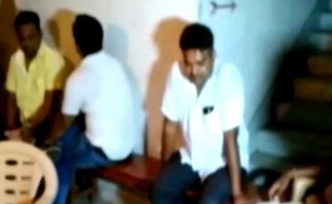 दरभंगा जिले में बीजेपी विधायक के भाई को शराब पीते गिरफ्तार किया गया
