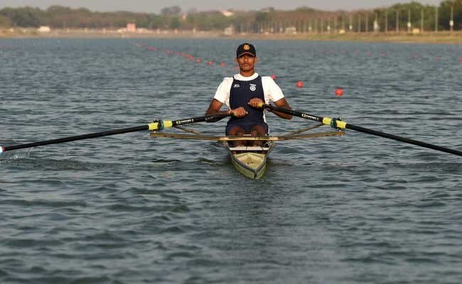 रियो ओलिंपिक : 'सेल्फी' नहीं ले रहे, फिर भी सुपरहीरो से कम नहीं दत्तू बब्बन भोकानल रियो ओलिंपिक : 'सेल्फी' नहीं ले रहे, फिर भी सुपरहीरो से कम नहीं दत्तू बब्बन भोकानल