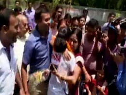 What Dipa Karmakar Did When She Saw Her Sister Among Cheering Crowds What Dipa Karmakar Did When She Saw Her Sister Among Cheering Crowds