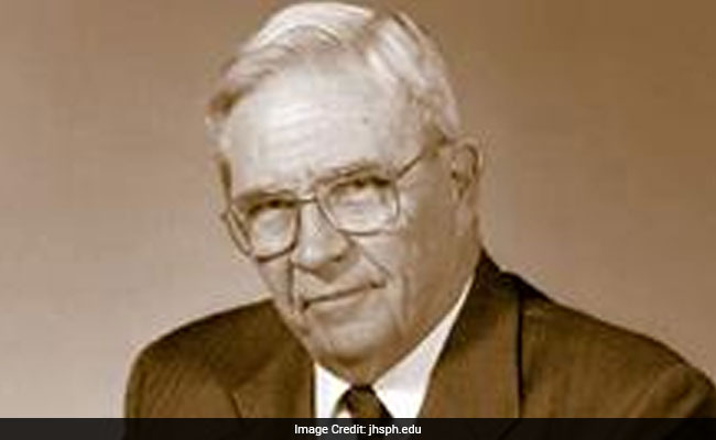 Donald A Henderson, Who Led Effort To Eradicate Smallpox, Dies At 87