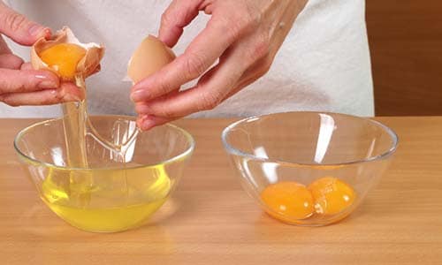 Egg का पीला भाग खाना चाहिए या नहीं? सिर्फ Egg White खाने से क्या होता है? जानिए