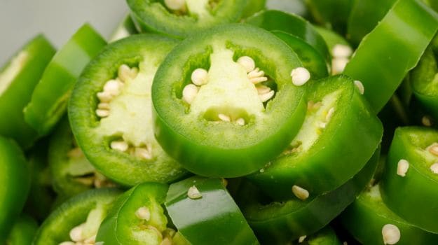 A treasure trove of properties, hot green chillies also provide these benefits along with boosting the immune system