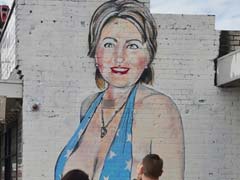 Swimsuit Mural Of Hillary Clinton Creates A Stir In Australia