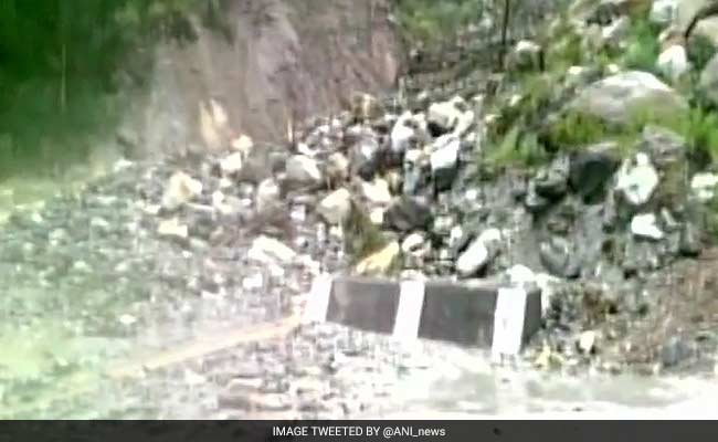 Heavy Rains Batter Himachal Pradesh, Blocks Highways