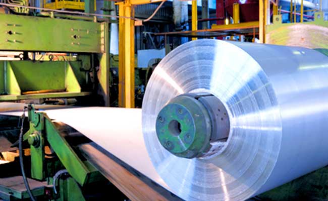 झारखंड: हिंडाल्को में डस्ट से भरा कास्टिक तालाब धंसा, कई लोगों के हताहत होने की आशंका