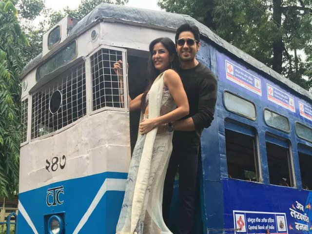 Katrina Kaif's <I>Kala Chashma</i> Swag, From Train Station to Kolkata Tram