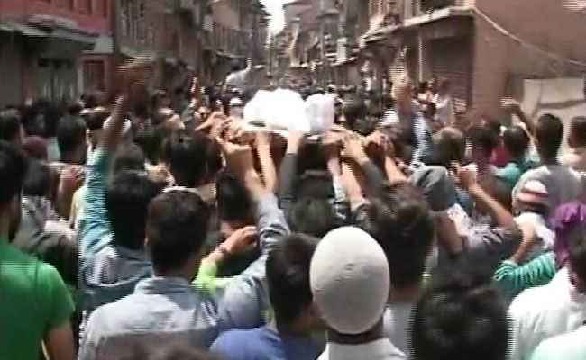 On A Quiet Night In Kashmir, 20-Year-Old Shot Full Of Pellets. Murder Case Filed.