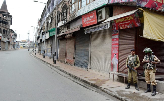 कश्मीर में 65वें दिन भी बंद जारी