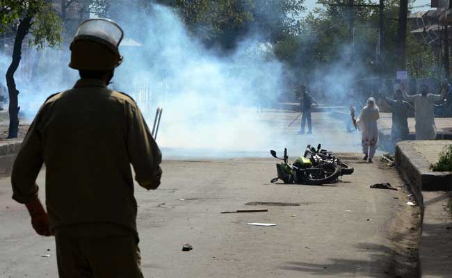 In Dealing With Kashmir Unrest, A Point Of New Concern: Chinese Flags