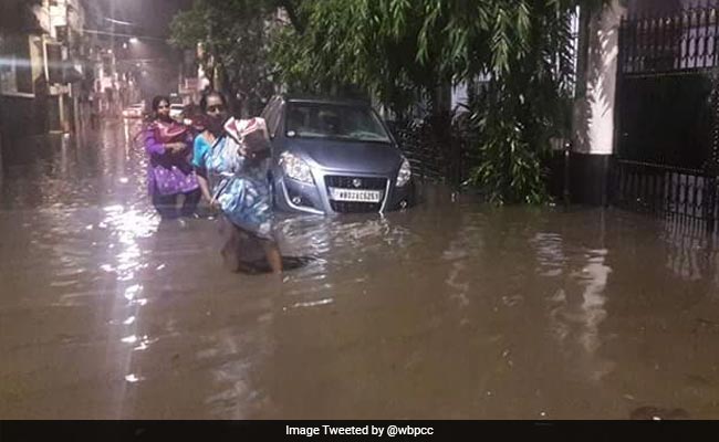 Massive Thunderstorm In Kolkata, 3 Dead, 5 Injured