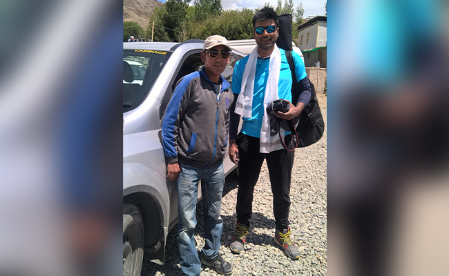 क्रांति संभव की लेह यात्रा पार्ट 3 : एसयूवी वाला साधु...!