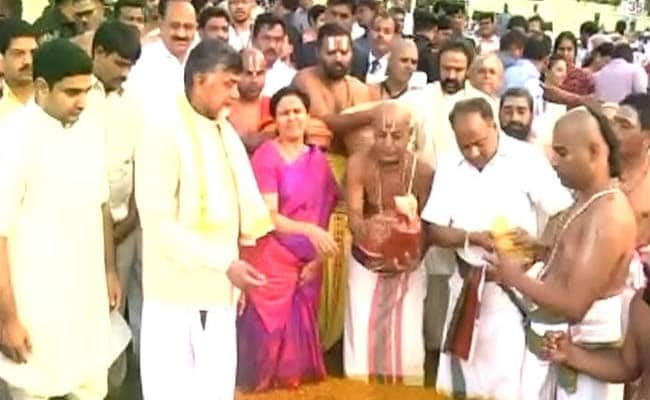 Krishna Pushkaram Commences With Traditional Fervour In Andhra Pradesh