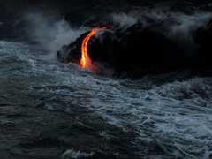 Lava Meets The Sea, Puts On Fire-Spitting Show In Hawaii