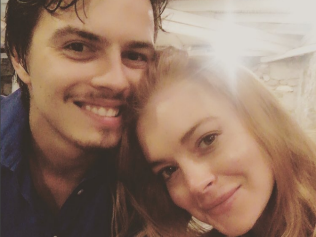 Lindsay Lohan Still Flaunting Engagement Ring Amidst Split Reports