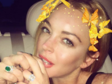 Lindsay Lohan Still Flaunting Engagement Ring Amidst Split Reports