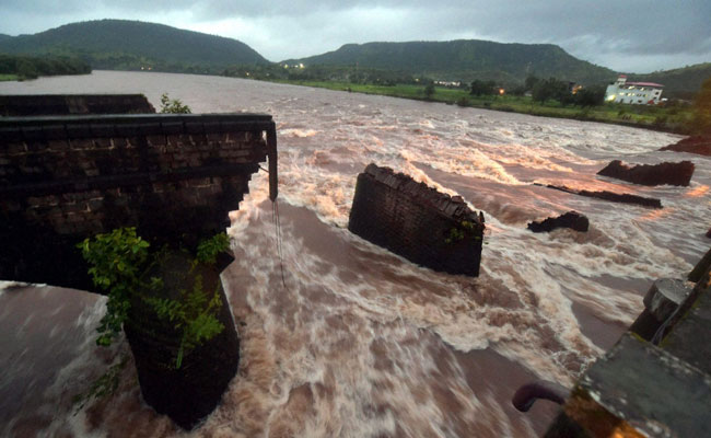 After Mahad Bridge Collapse, 300 Kg Magnet Searches For Buses In Flooded River