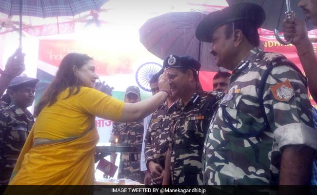 Maneka Gandhi Ties Rakhis To SSB Jawans At Indo-Nepal Border