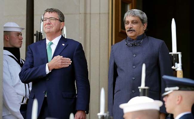 Manohar Parrikar Given Enhanced Honour Cordon At Pentagon