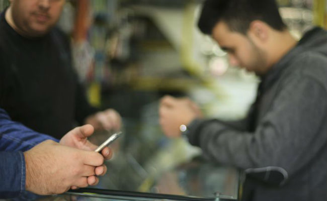 New Study Shows One In Four Teens Are Sexting; Relax, Experts Say, It's Mostly Normal