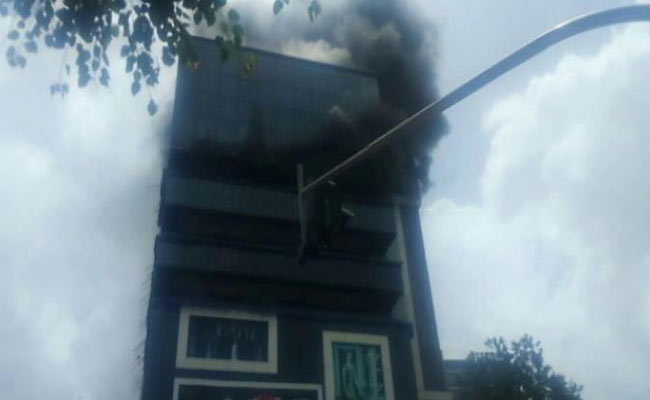 Fire In 11-Storey Building In Mumbai's Bandra - 650 x 400 jpeg 25kB