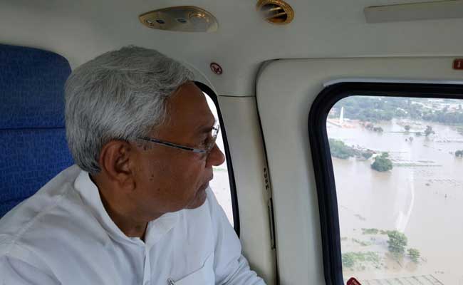 बिहार में बाढ़ : नीतीश ने केंद्र से नदियों के पेट में जमे बालू की समस्‍या का समाधान करने की मांग की
