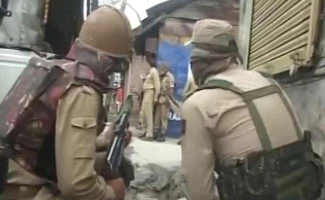 5 Terrorists At Srinagar's Nowhatta Dead. Encounter Claims Officer's Life, 9 Injured