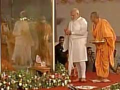 PM Modi Pays Tribute To Swaminarayan's Pramukh Swami In Gujarat