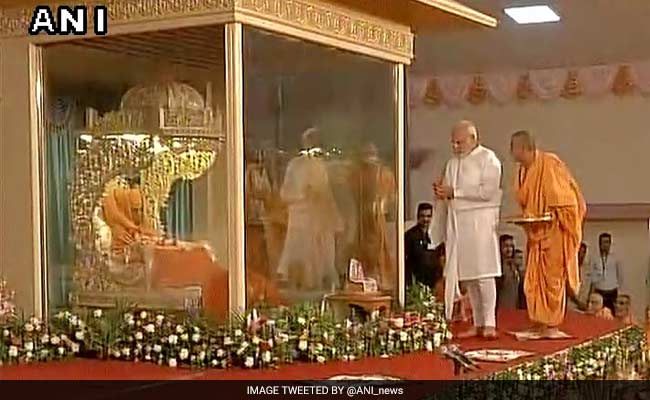 PM Modi Pays Tribute To Swaminarayan's Pramukh Swami In Gujarat